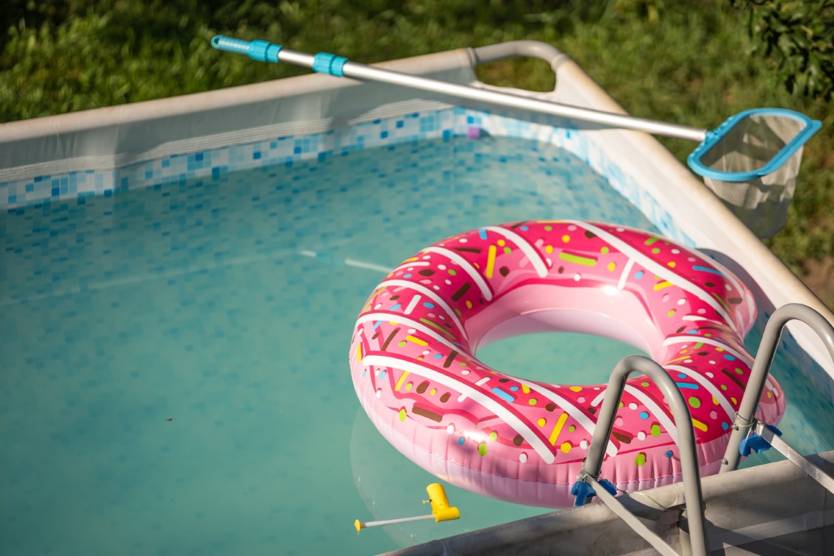 Comment installer une piscine coque hors sol